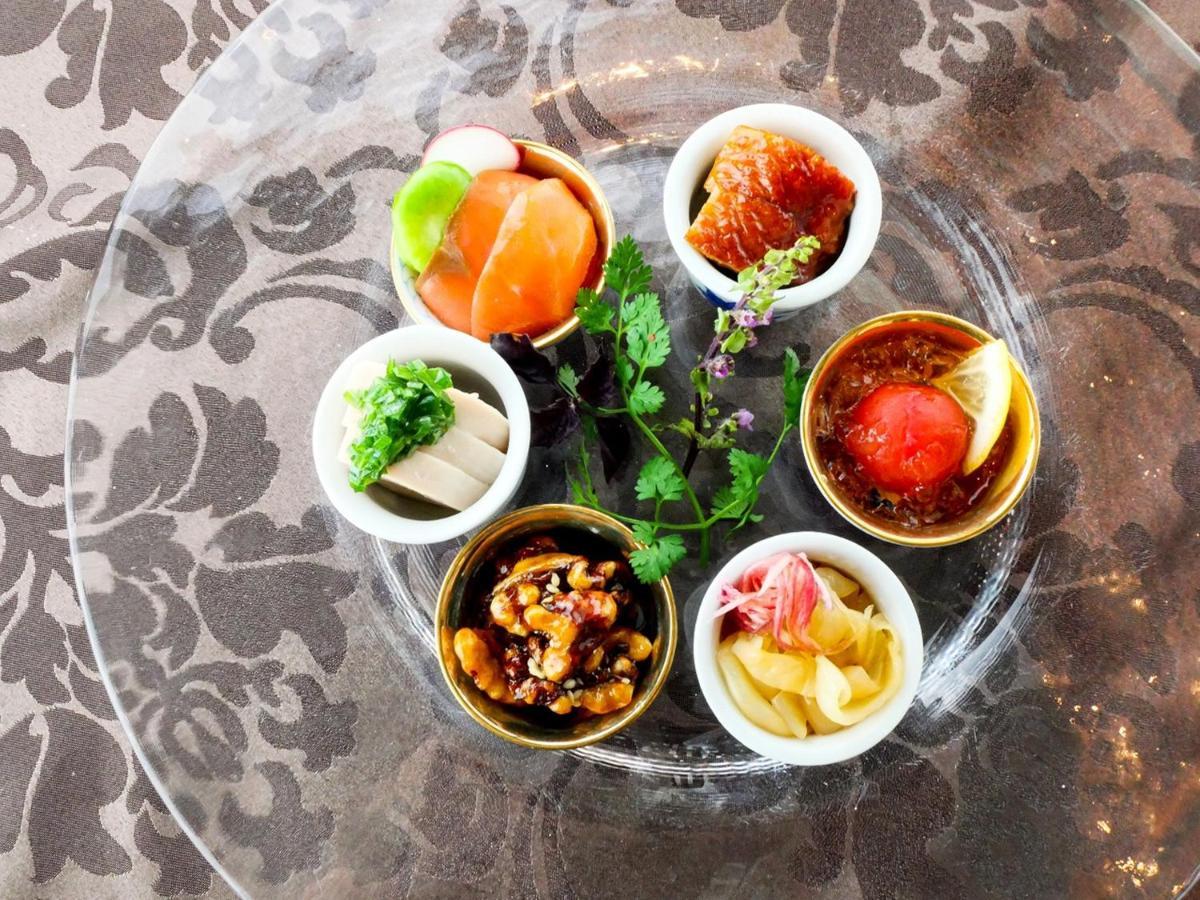 Hotel Emisia סאפורו מראה חיצוני תמונה A selection of Indian chutneys
